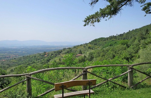 Castelfranco di Sopra Villa | Cosy apartment in villa for 2 guests with WIFI, pool, terrace, pets allowed and panoramic view