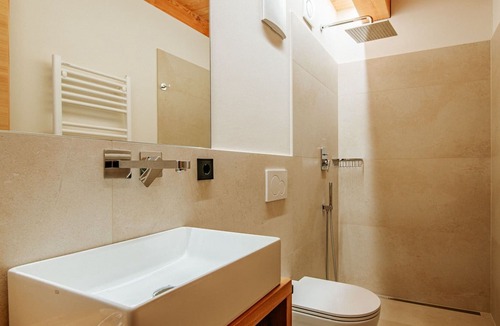 San Genesio Atesino Villa | Cosy apartment in villa for 4 people with WIFI, TV, patio and parking