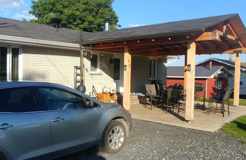 Saint-Joseph-des-Erables Condo | Country house. Loft with 2 bedrooms, 3 beds, bathroom and living room