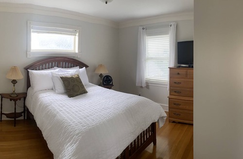 Central Saanich House | Country Classic