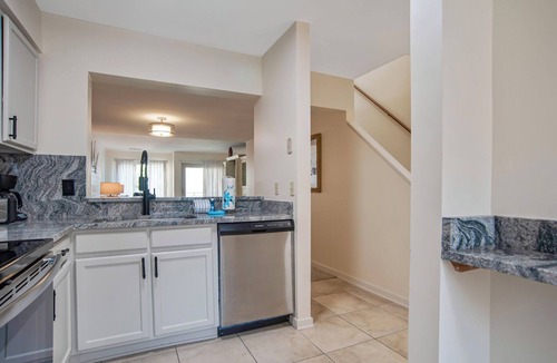 Hilton Head Island House | Courtside 53 - Recently Renovated 2 Story Townhouse in Forest Beach