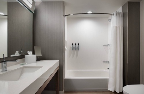 Regional District of Nanaimo Hotel | Courtyard By Marriott Nanaimo