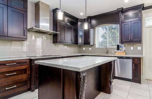 Burnaby House | Cozey/Modern Burnaby home | Central to metro Vancouver | Family friendly!