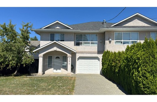 Langford House | Cozy 2 bed 2 bath suite close to hiking trials, short drive to Victoria downtown