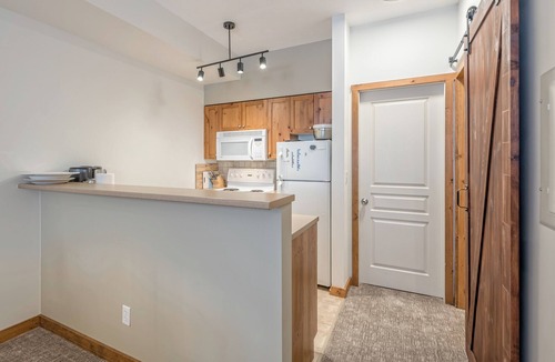 Silver Star Mountain Condo | Cozy 2 bedroom/1 bathroom condo right on the ski way! Pet friendly too