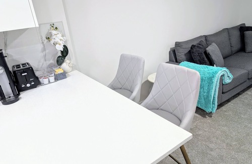 Silverado Apartment | Cozy 2BR Suite | Near CTrain, Spruce Meadows & Parks | Modern Comforts Await!