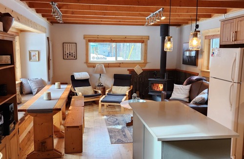 Okanagan-Similkameen House | Cozy 4-Season Riverfront Cabin Near Manning Park – Sleeps 10 with Private Beach