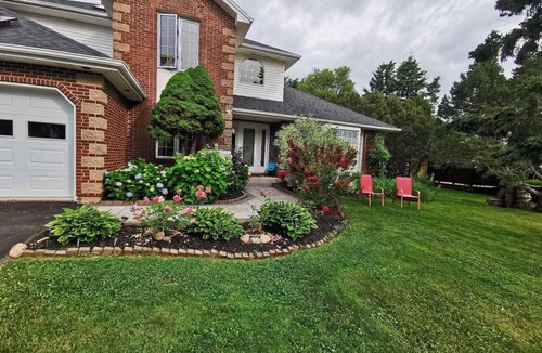 Charlottetown Villa | Cozy 4BR Entire House Near Beach｜Downtown｜Walmart ｜& Pet-Friendly ｜