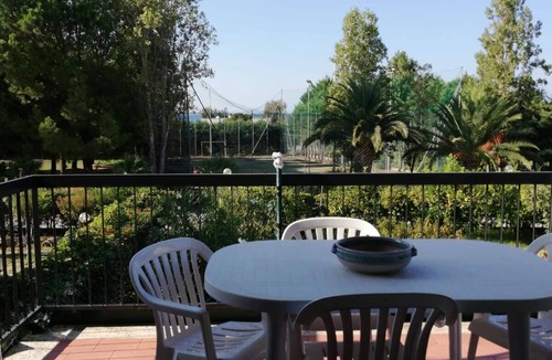 Milianni Apartment | Cozy apartment a stone's throw from the sea, with private parking space