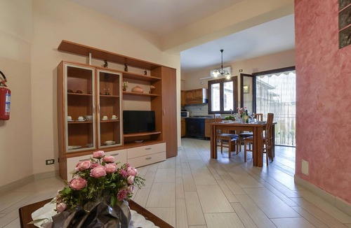 Trappeto Apartment | Cozy apartment in Trappeto with WiFi