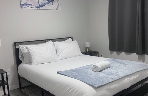 Southeast Edmonton Hotel | Cozy basement suite in Elerslie .