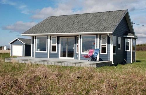 Miminegash Cabin | Cozy Cabin next to the Beach on Prince Edward Island, Canada