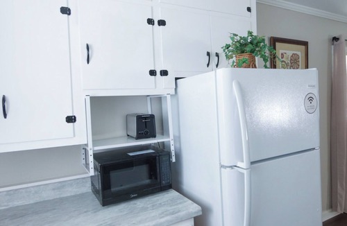 Lyons House | Cozy & Comfortable Fully Furnished 3-Bedroom Home in Lyons, GA