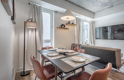 Shaughnessy Village Apartment | Cozy Corner - Modern 1BR in MTL