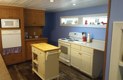 Summerton House | Cozy Cottage Just a Block From a Boat Landing and a Beautiful Pristine Lake