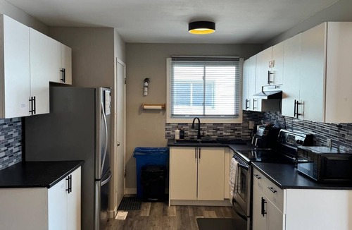 Thunder Bay House | Cozy Full Private House on the Main Floor in Prime Location
