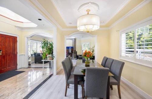 Dunbar House | Cozy Huge Primary Suite Near UBC YVR Airport