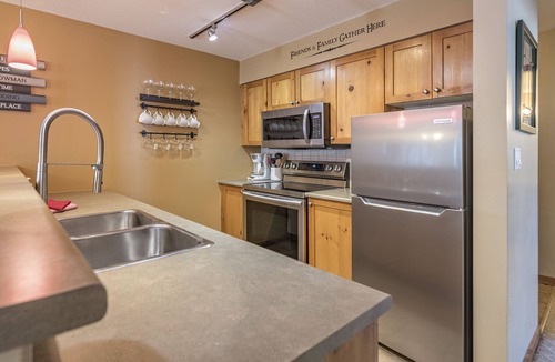 Silver Star Mountain Condo | Cozy Large Corner Condo in Creekside w/balcony, BBQ, dog-friendly!