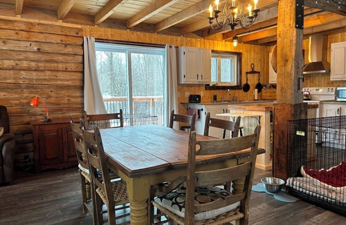 Coaticook Regional County Municipality House | Cozy log home on 4 FULLY-FENCED acres with pond—perfect peaceful getaway 🐾