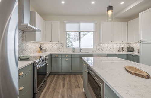 Silver Star Mountain House | Cozy modern duplex with hot tub, BBQ, garage, A/C, media room, large gear room