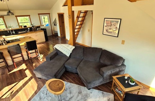 Blaeberry House | Cozy mountain view home w/hot tub