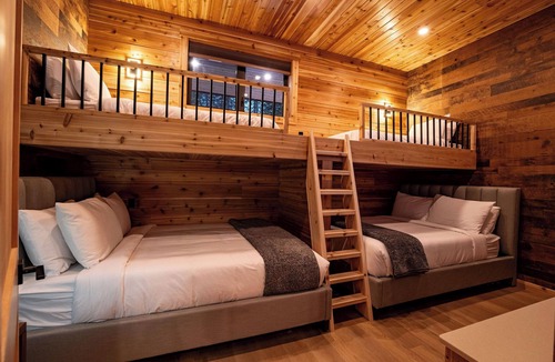 Revelstoke Hotel | Cozy Mountain Getaway with Hot Tub Sleeps Your Whole Group