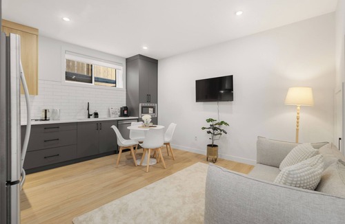 Shaganappi Apartment | Cozy & Nest