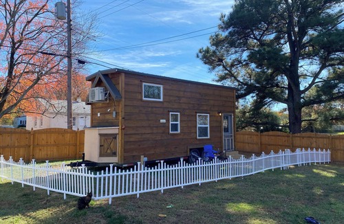 Montrose Cabin | Cozy pet friendly tiny home in Richmond!