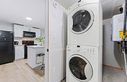 Northwest Edmonton House | Cozy Two Bedroom Basement Suite near West Edmonton Mall in Edmonton, AB