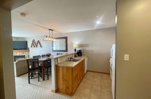 Silver Star Mountain Condo | Creekside condo w/full kitchen, gas fireplace, close to trails & village