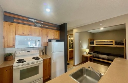 Silver Star Mountain Condo | Creekside condo w/full kitchen, gas fireplace, close to trails & village