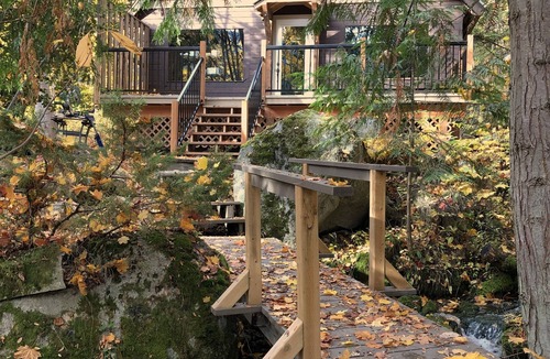 Nelson Cabin | Creekside Cabin - 2 minute walk to the beach. See calendar for available dates.
