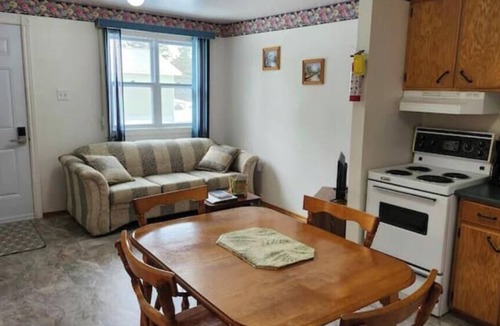 Trout River Cabin | Crocker Cabins Unit 4 offers a self‑contained efficiency unit in Gros Morne.