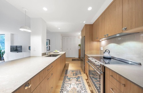 Arbutus Ridge Apartment | D38 - Large 2 bedroom 2 bathrooom