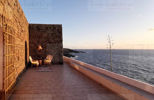 Pantelleria Villa | Dammuso beachfront with stunning views of unforgettable sunsets