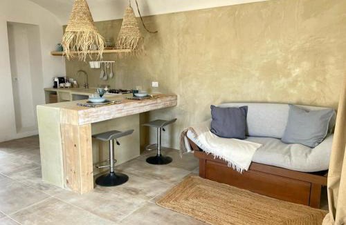 Pantelleria House | Dammuso Elisir Rosa - Jacuzzi e Giardino Privati
