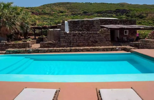Rekhale Apartment | Dammuso Hermitage