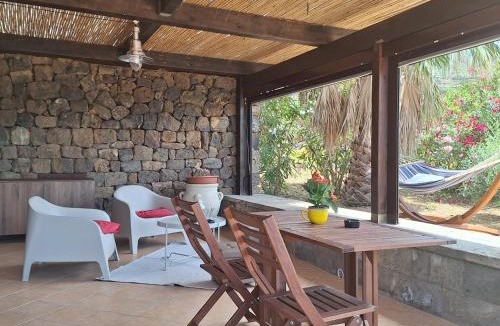 Pantelleria Apartment | Dammuso Surya Il cappero monolocale