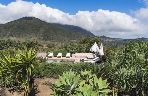 Pantelleria Villa | Dammuso with pool and wonderful outdoor spaces