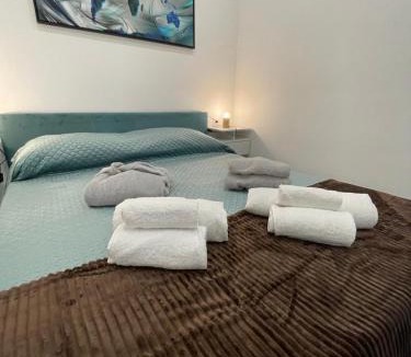 Carini Apartment | Dana