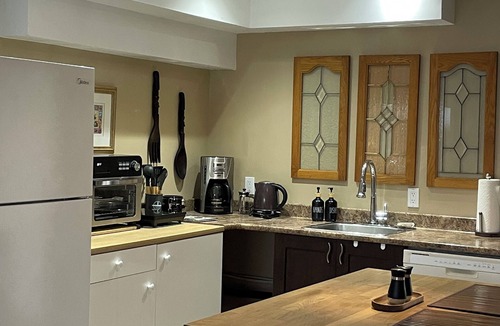 Davis Bay Apartment | Davis Bay Studio Suite