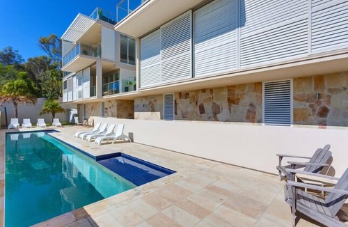 Rainbow Beach Apartment | Dee's Retreat - Oceanview Apartments