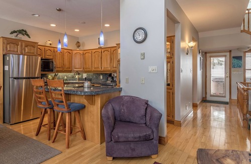 Silver Star Mountain House | Deluxe Townhouse on the Knoll w/garage, BBQ, private den