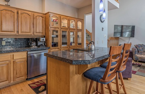 Silver Star Mountain House | Deluxe Townhouse on the Knoll w/garage, BBQ, private den