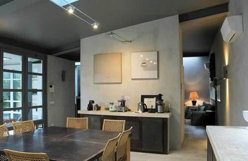 Aprilia House | Design villa with pool in the Roman countryside