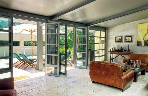 Aprilia House | Design villa with pool in the Roman countryside