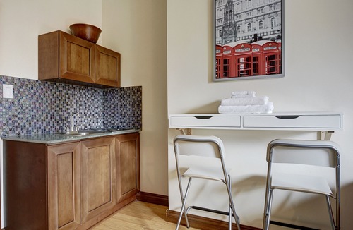 Shaughnessy Village Hotel | Destination Stays Montreal Downtown