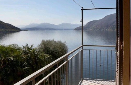 Tronzano Lago Maggiore House | Detached 5½-room house with large outdoor area & private beach