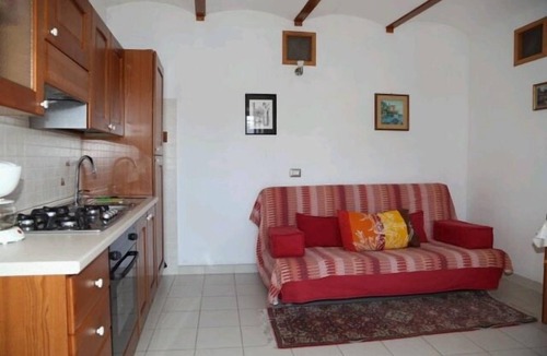 Tronzano Lago Maggiore House | Detached 5½-room house with large outdoor area & private beach