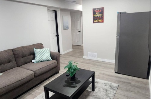 Winnipeg House | Devonshire Cozy Haven